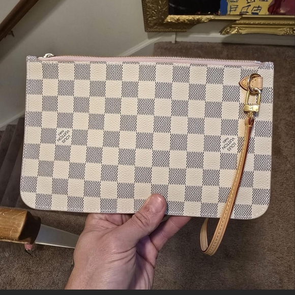 Louis Vuitton Handbags - Louis Vuitton White and Gray Checkered Clutch